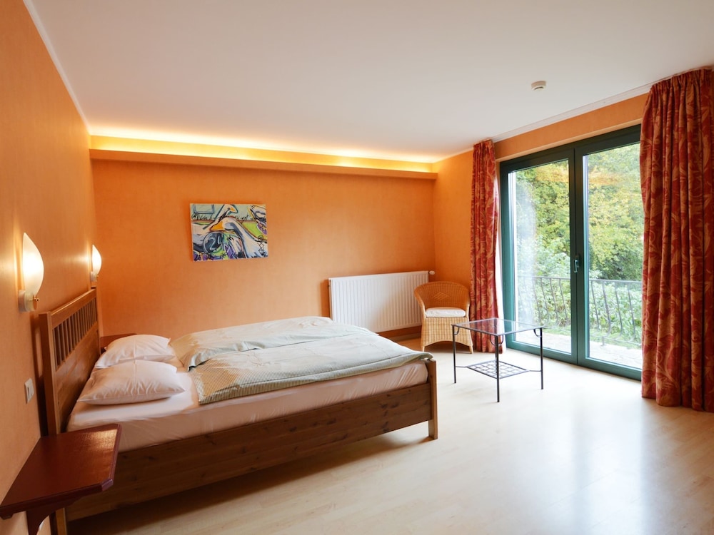 Scenic Villa Near Lake View view 5