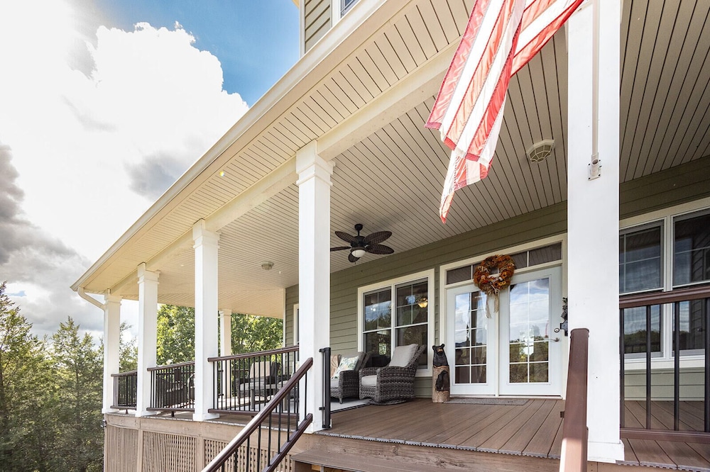 The Retreat at Paradise Hills