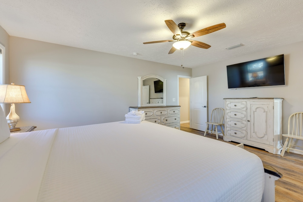 Walk to Gulf: Tranquil Home w/ Yard in Pcb!