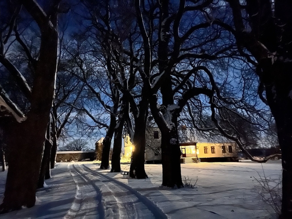 Tullesbo Sätesgård