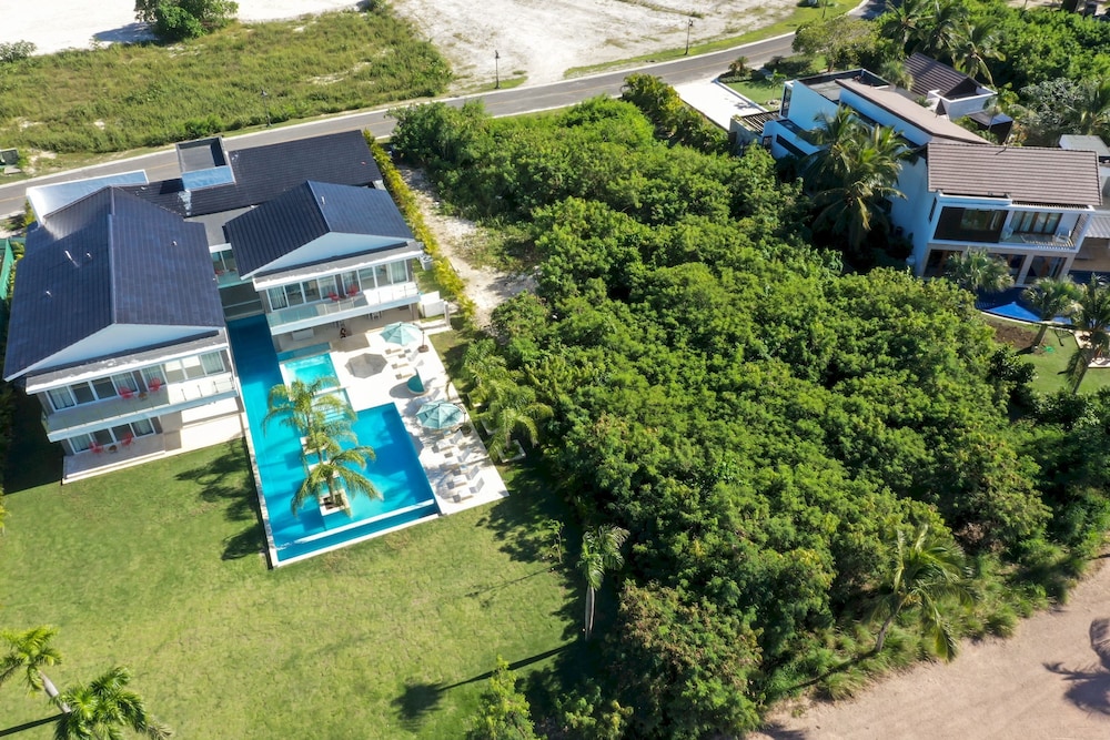 Cap Cana Villa for Rent Modern Fresh and Fully-equipped Oceanfront Villa