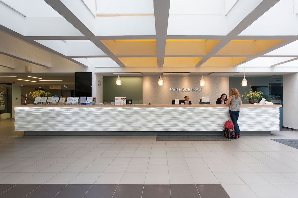 Reception & Lobby