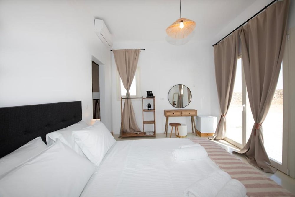 Adyton Luxury Suite Mykonos Tranquil Escape