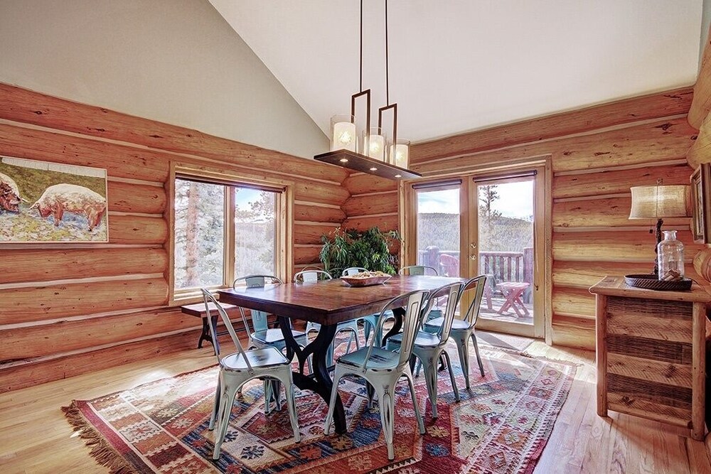 10 Southface 5 Bedroom Home by RedAwning