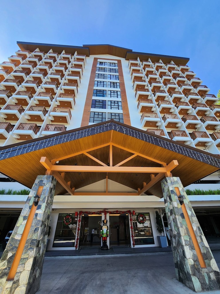 Staycation Near Burnham Park