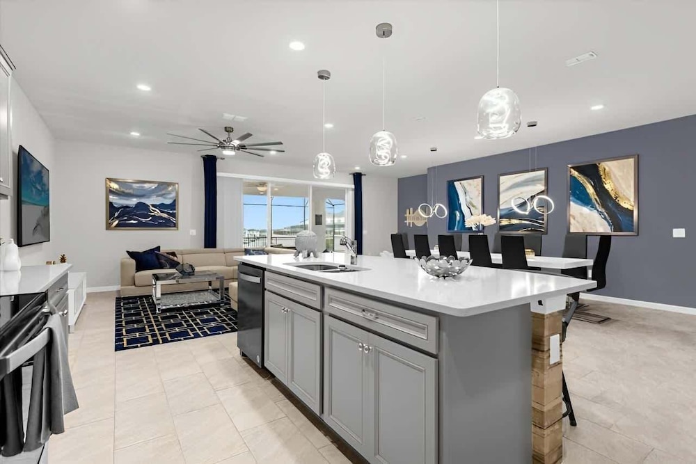 Luxury Themed Villa With Pool Near Disney & Attractions