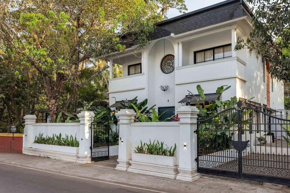 Lux 3BR Villa in Siolim 4km to Beach Wadi House