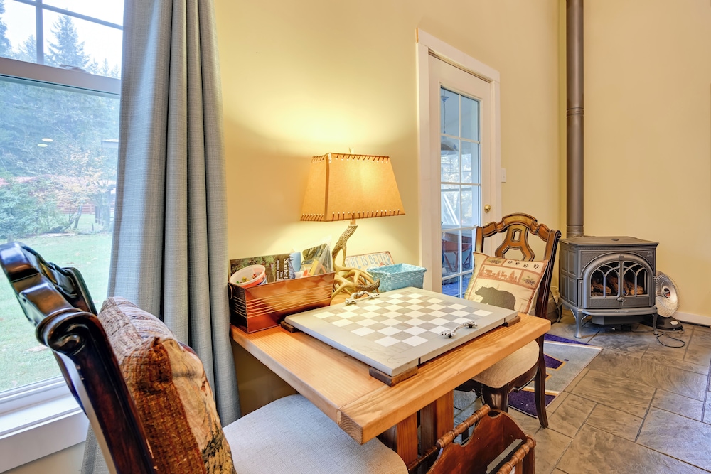Ski, Fish & Explore: Packwood Home w/ Sauna!