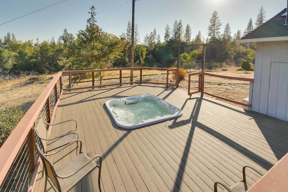 Waterfront Mariposa Vacation Rental w/ Hot Tub view 3