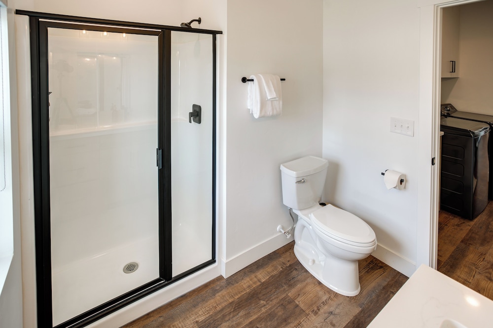 3 Mi to Bear Lake: Home w/ Hot Tub & Huge Patio!