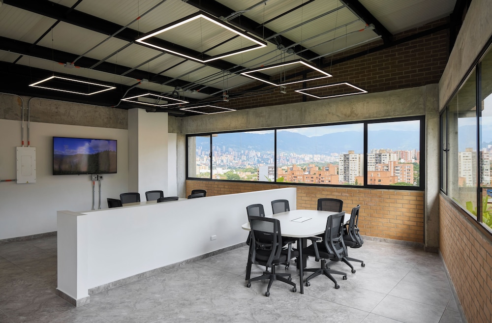 30 Living Suites