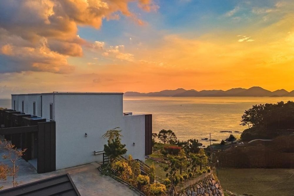 Namhae The Bay 007 Pension view 2