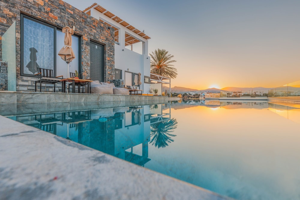 Plakakia Luxury Apartments