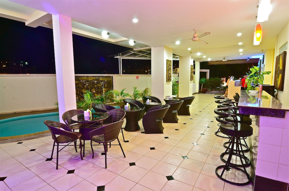 Square One Hotel Patong
