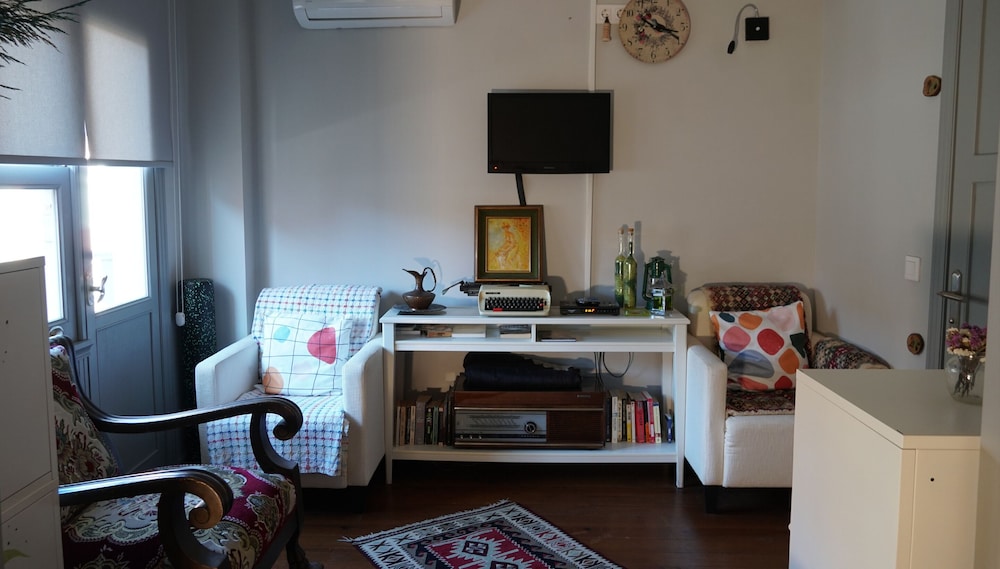 Tilas House No8 - Yurt - Image 24