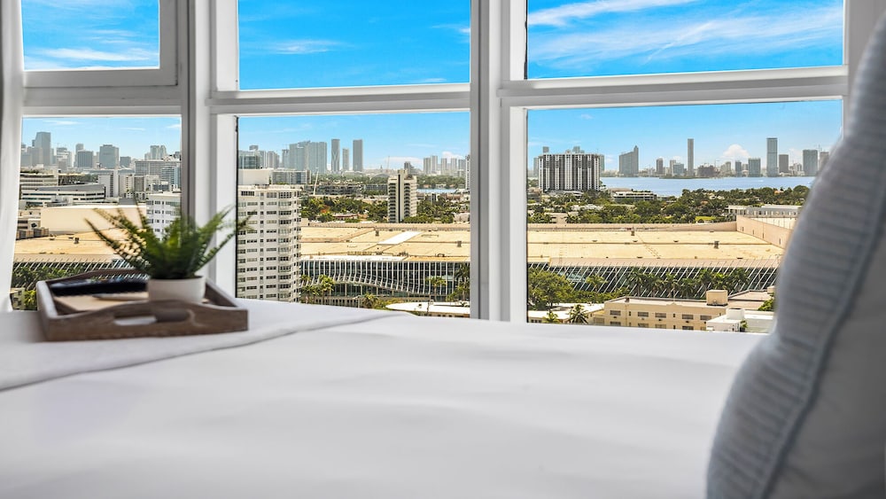 Luxury Vacation Rentals at The Setai by LRMB