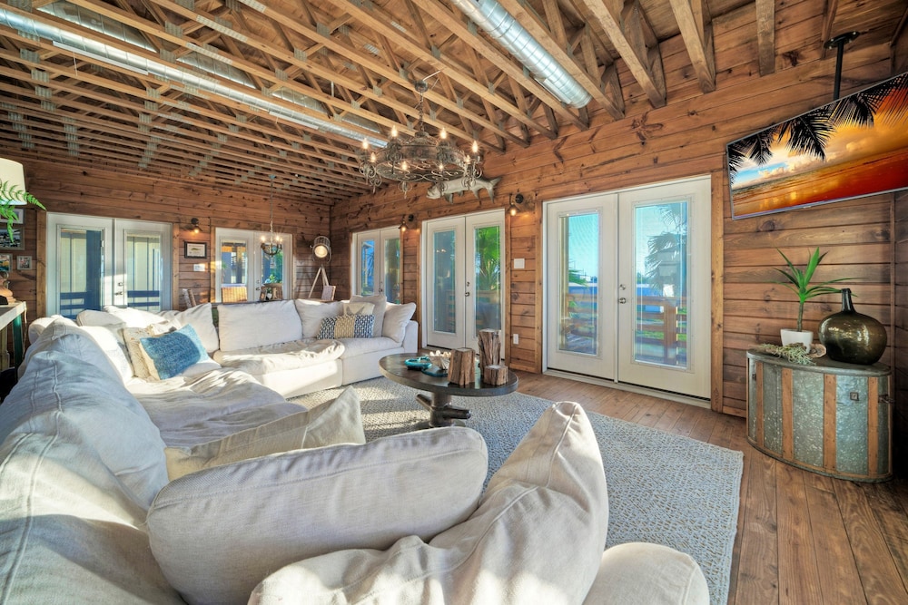 Fish Camp Buyout by Avantstay Unique 6bdr Escape Private Pool Views