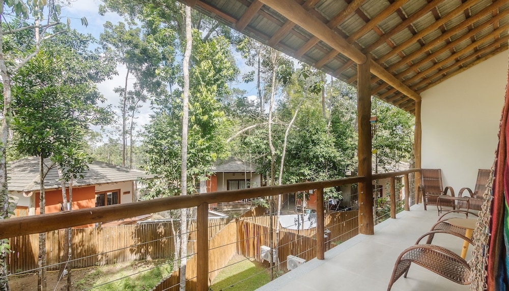 Houses in the Ecovillage D'ajuda Condominium - EVL