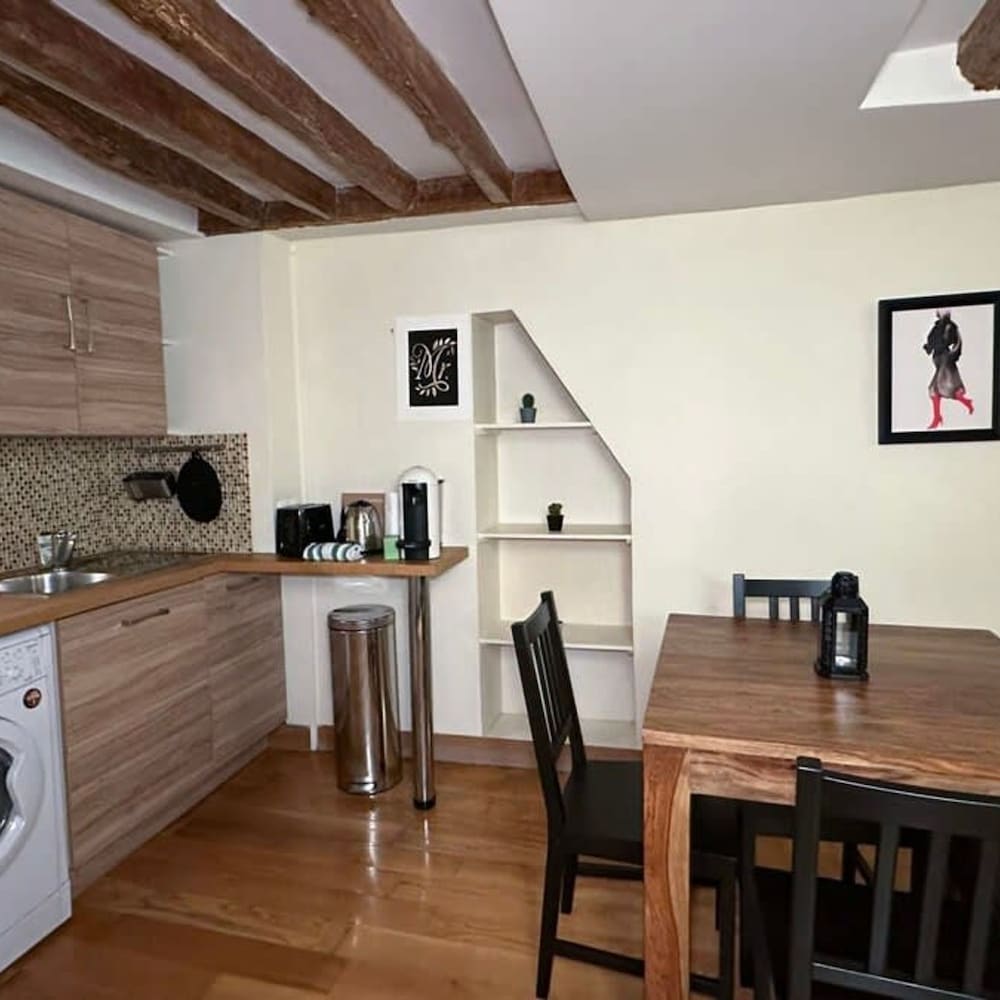 Charming Tuileries 1 Bed Apt in the Centre of Paris