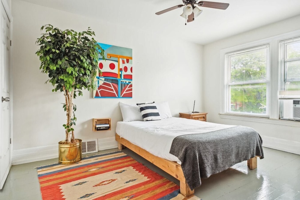 Spacious 4BR Getaway: Perfect for Family & Friends