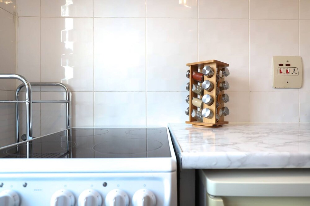 Fantastic Central Apartment With Balcony in Fitzrovia