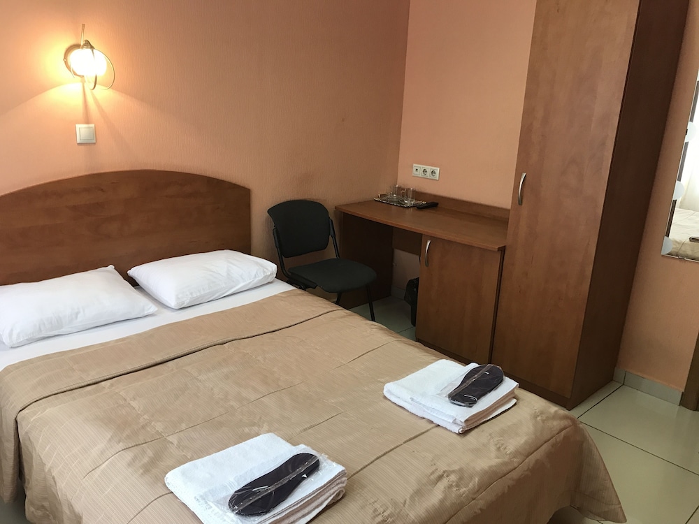 Good Cat - Hostel