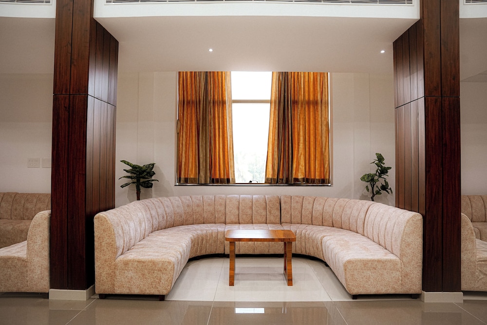 Shambhavi Hotel & Convention Centre