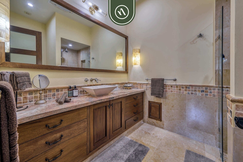 Tasteful Condo Near Romantic Zone - Pool