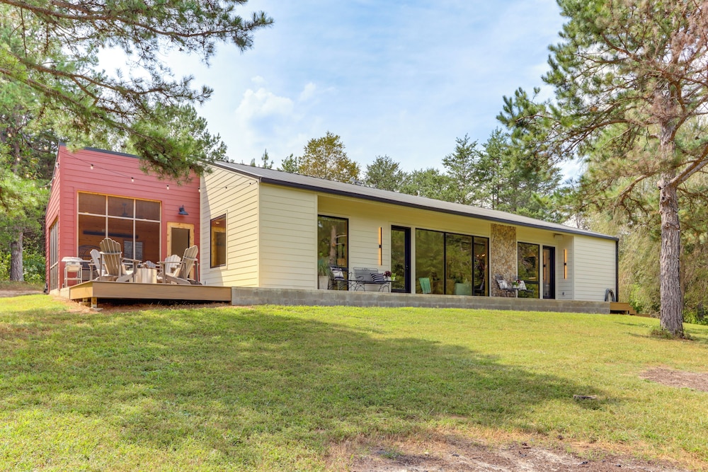 Riverfront Huntsville Cabin w/ Views & Kayaks! view 3