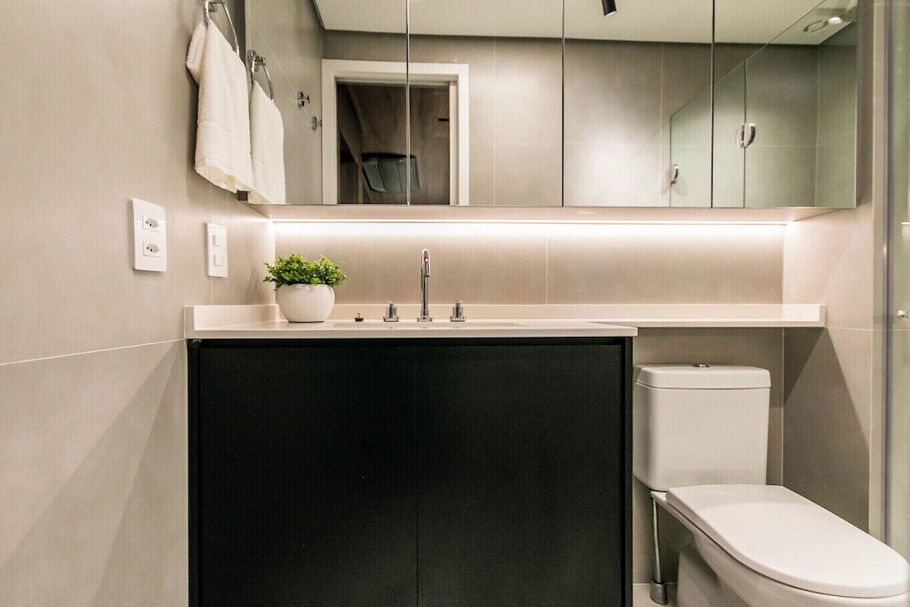 Apartamento Climatizado com Garagem em Alphaville