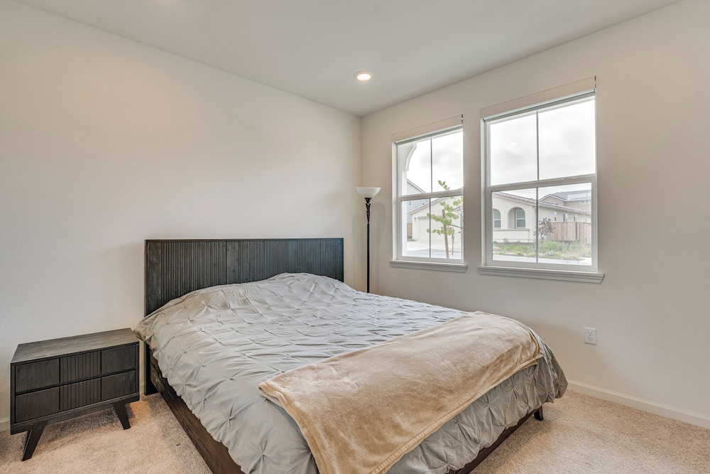 Newly Built Home w/ Patio: 4 Mi to Dtwn Hollister