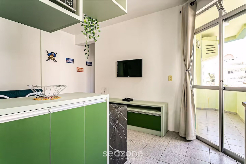 Apartment 50m From the sea in Canasvieiras Cbe105