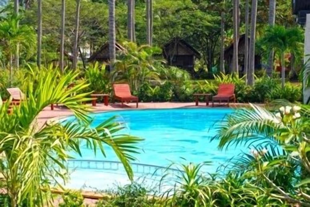 Lanta Emerald Bungalow