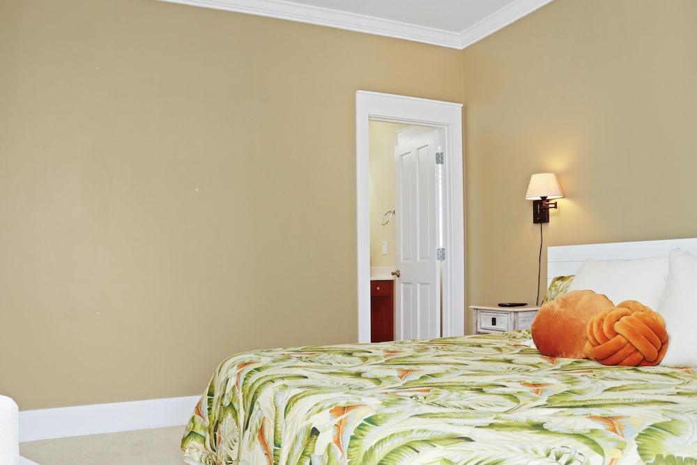 Barefoot Cottage B49 - Seabbatical