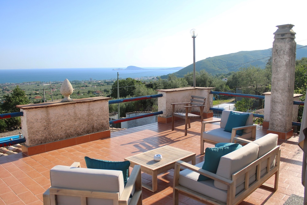 Villa Bice With sea Viewpool view 4
