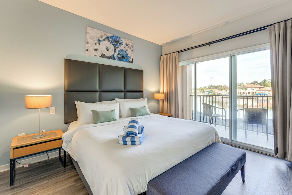 3 Mi to Disney: Retreat w/ Hot Tub & Resort Perks!