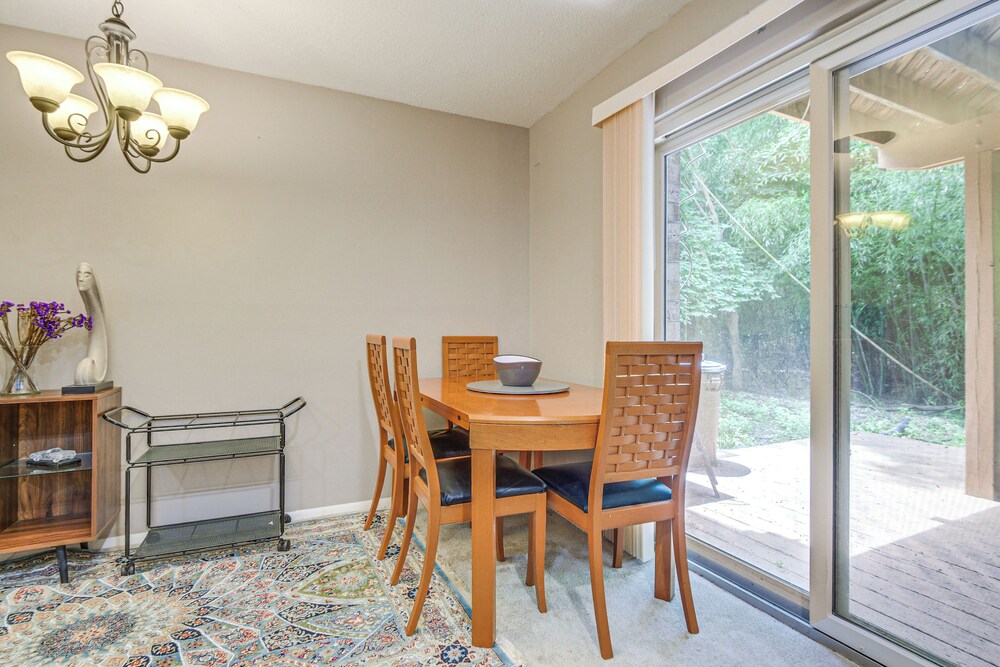 < 25 Mi to Downtown Baltimore & DC: Apt w/ Patio