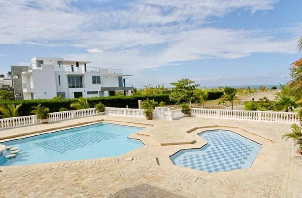 NOK Luxury 4BR Pool Villa in Manzanillo Cartagena