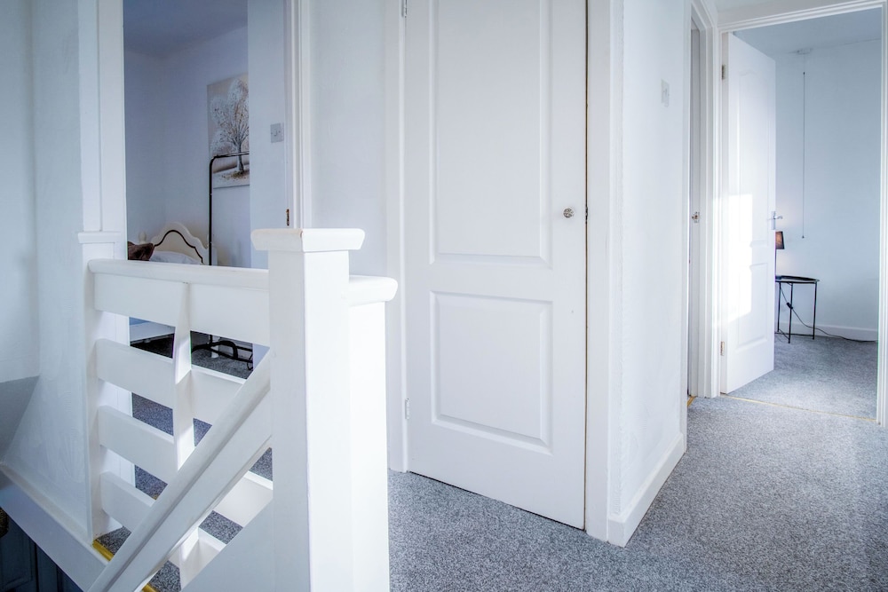 Tyle Teg - 3 Bedroom Holiday Home - Clydach