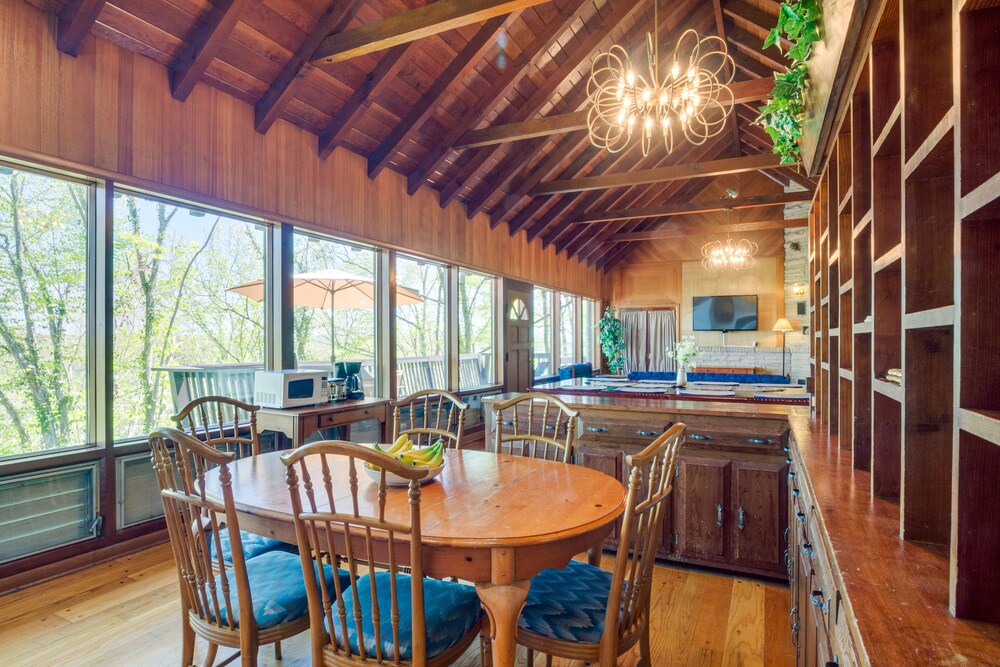 'ledge Lodge' Burkesville Getaway: Pool & Views! view 5