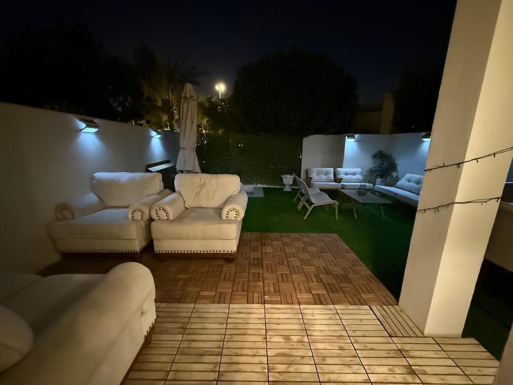 Elegant Stay in Ranches Villa