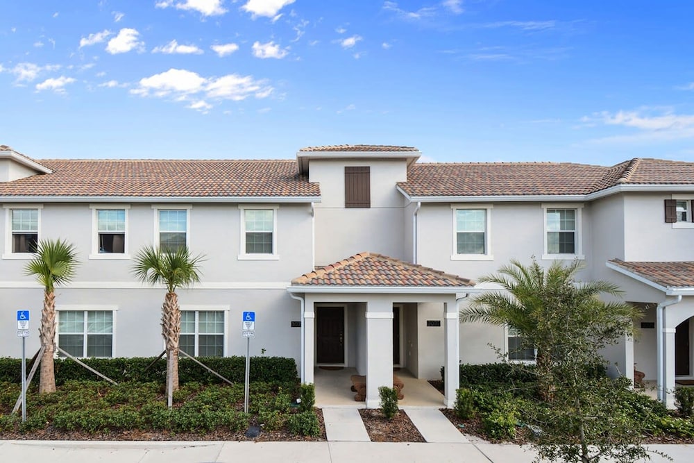 Storey Lake 4 Bedrooms Near Disney Orlando FL 3079 - Image 1