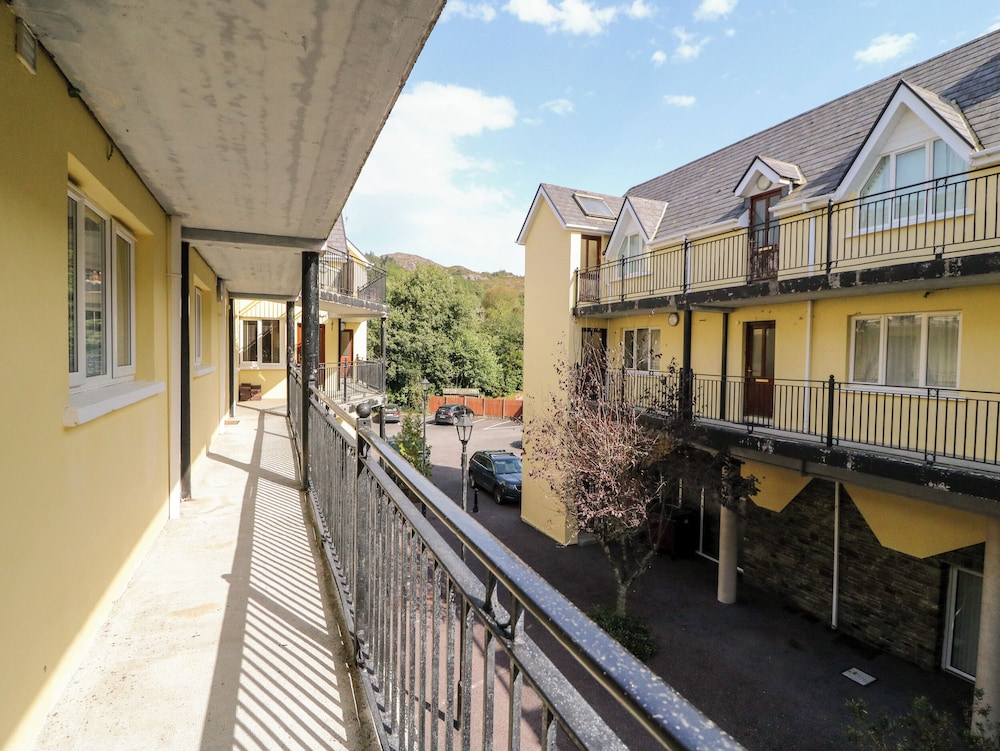 2 Garnish Court