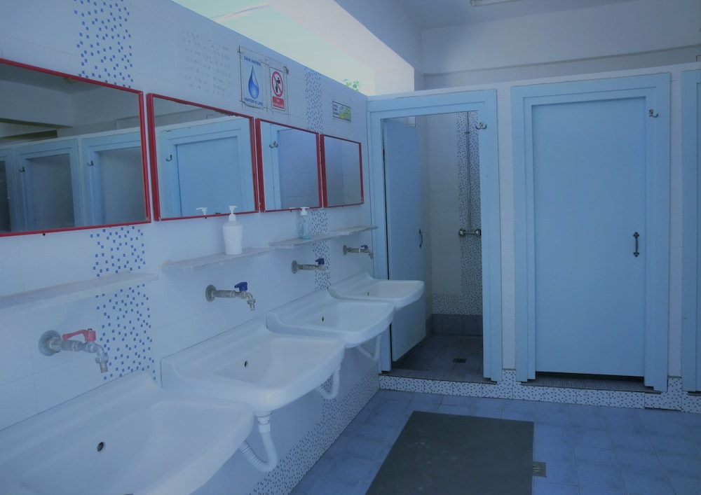 Santorini Camping & Hostel