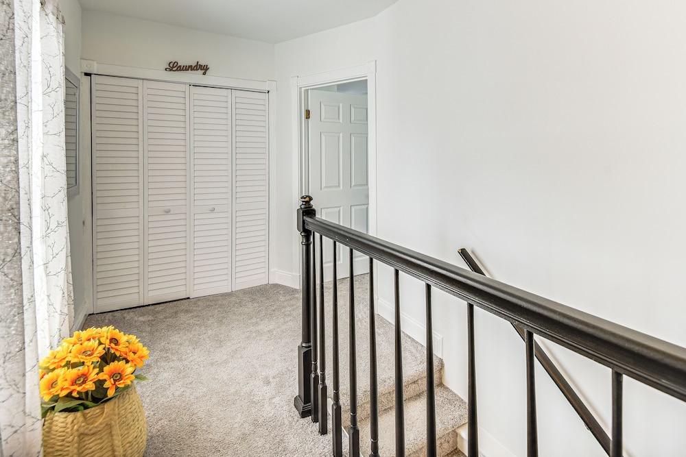 Spacious Family Home w/ Yard in Dtwn Hampton!