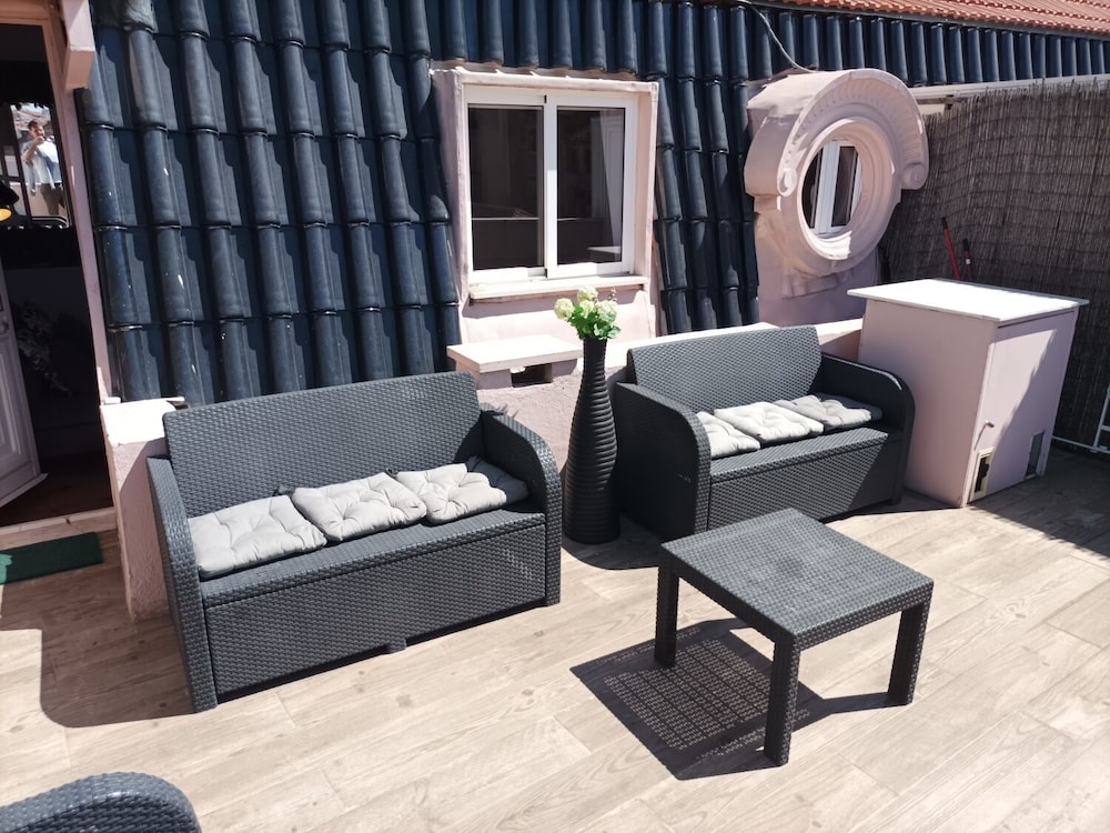 Charming 2 Bedroom Apartment in City Centre Lisboa