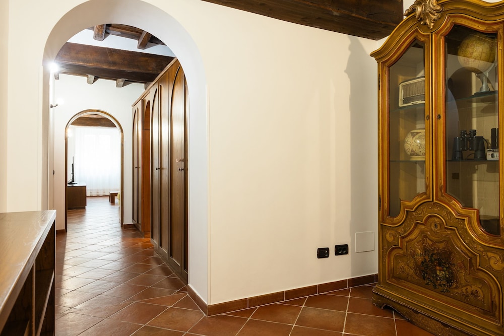 Domus Lxvii Monti in Rome