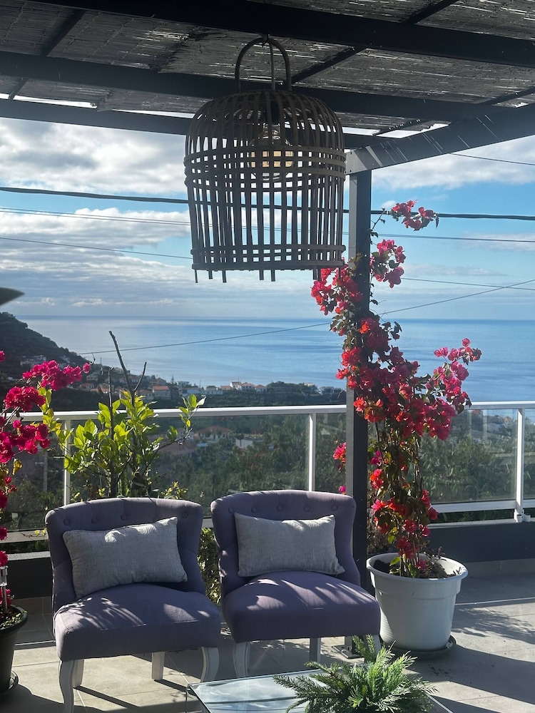 Miguel's Seaview Corner