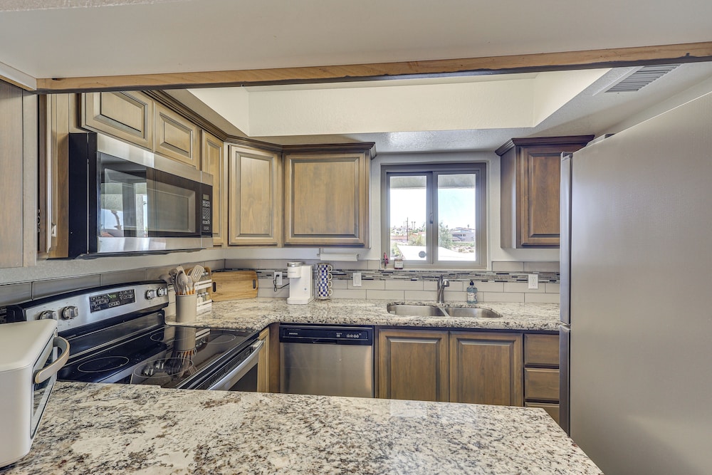1 Mi to Lake Havasu: Outdoor Rec Hub w/ Views!