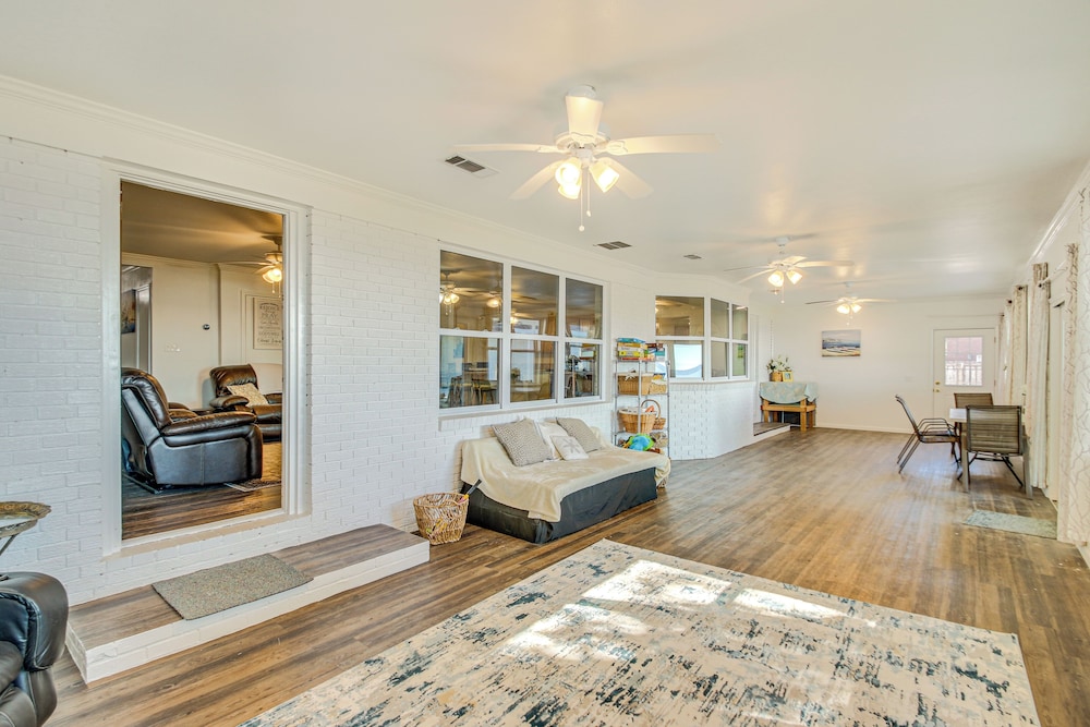 Private Patio & Hot Tub: Bayside Home in Pace!